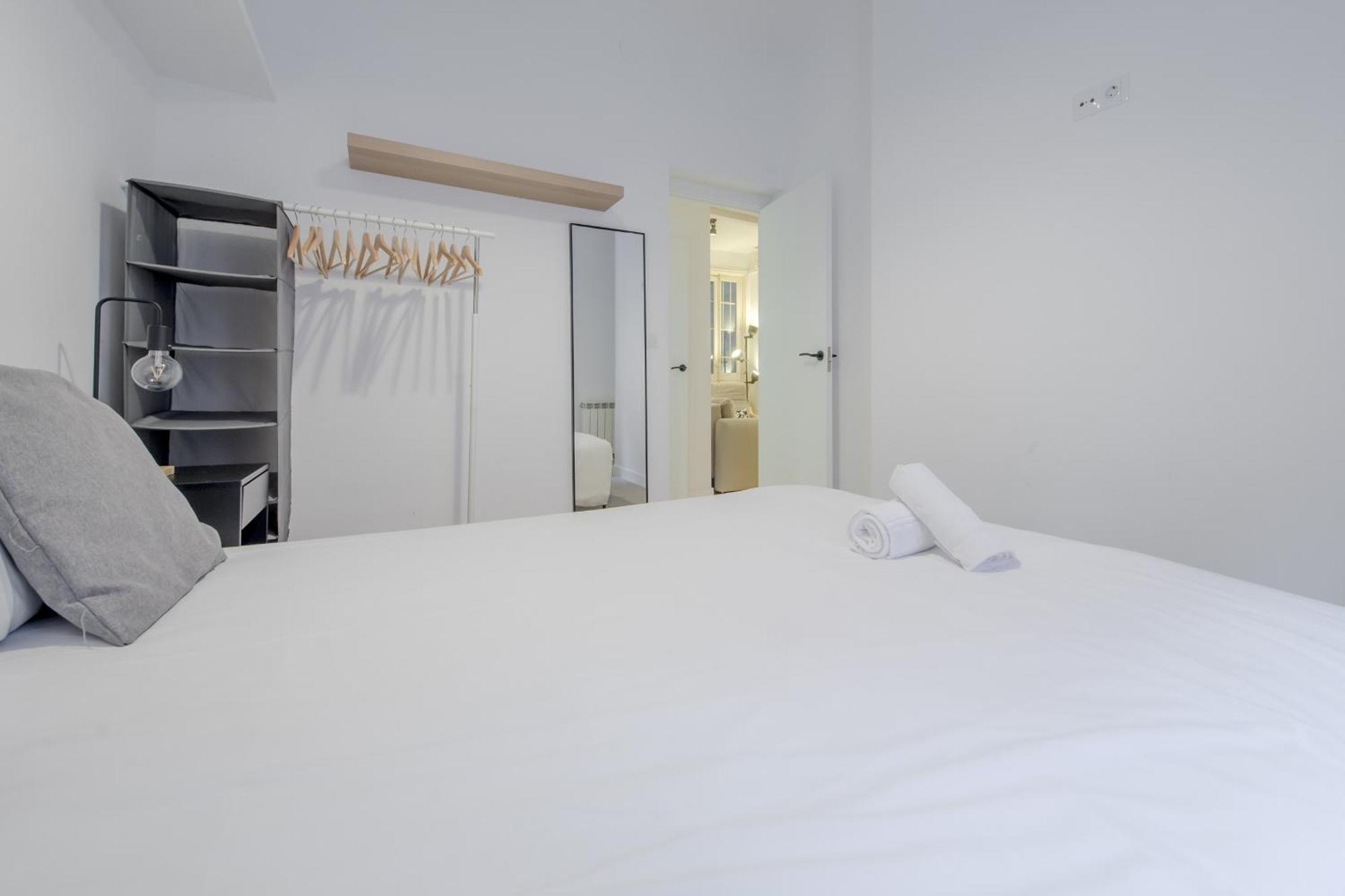 Premium Apt Para 9Pax En Calle Olmo - Centro De Madrid E1 Exteriör bild