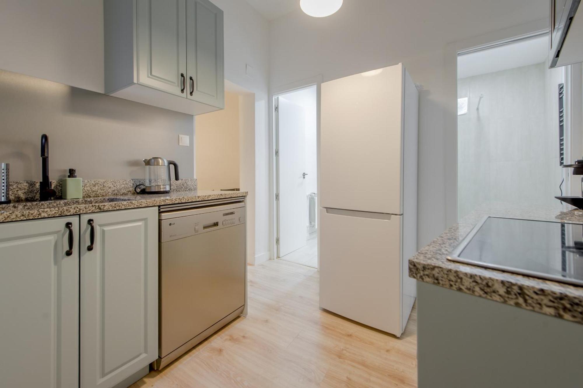 Premium Apt Para 9Pax En Calle Olmo - Centro De Madrid E1 Exteriör bild